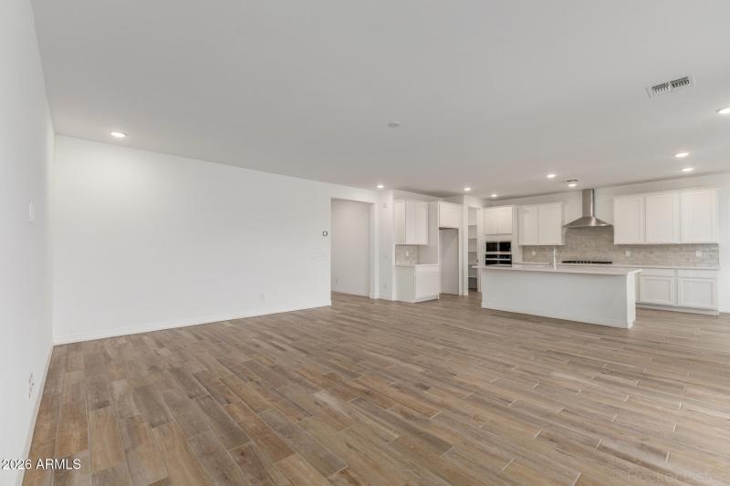 PHX_TV_Lot2013_Apple_17458_Greatroom (3)