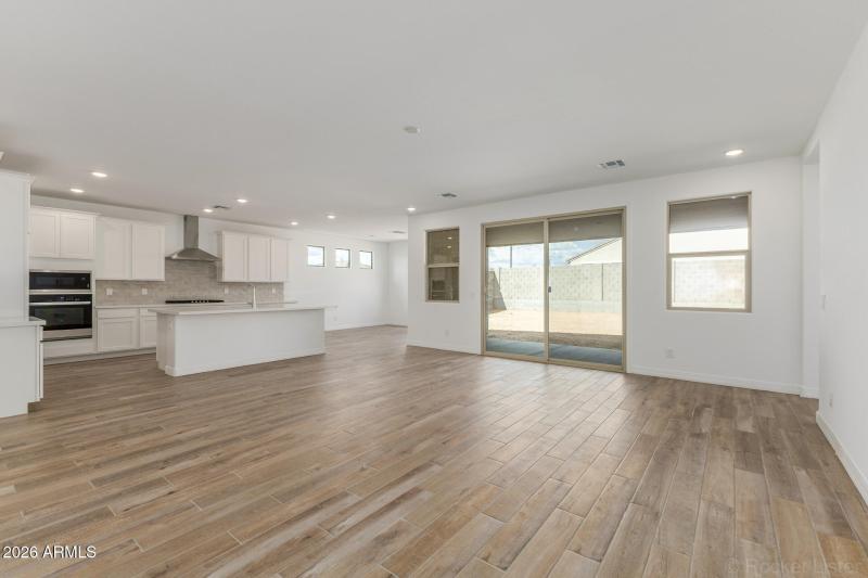 PHX_TV_Lot2013_Apple_17458_Greatroom