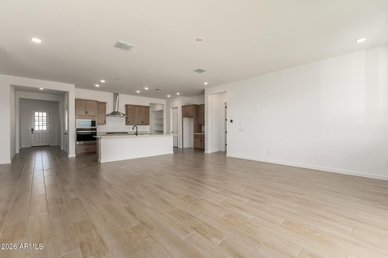 PHX_Landmarke_Lot1185_Blush_399_Greatroo