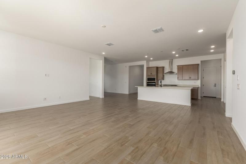 PHX_Landmarke_Lot1185_Blush_399_Greatroo