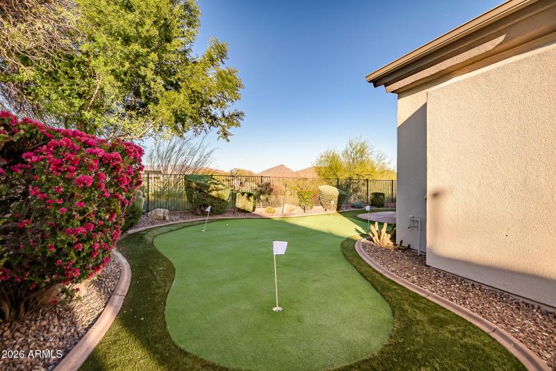 Private putting green