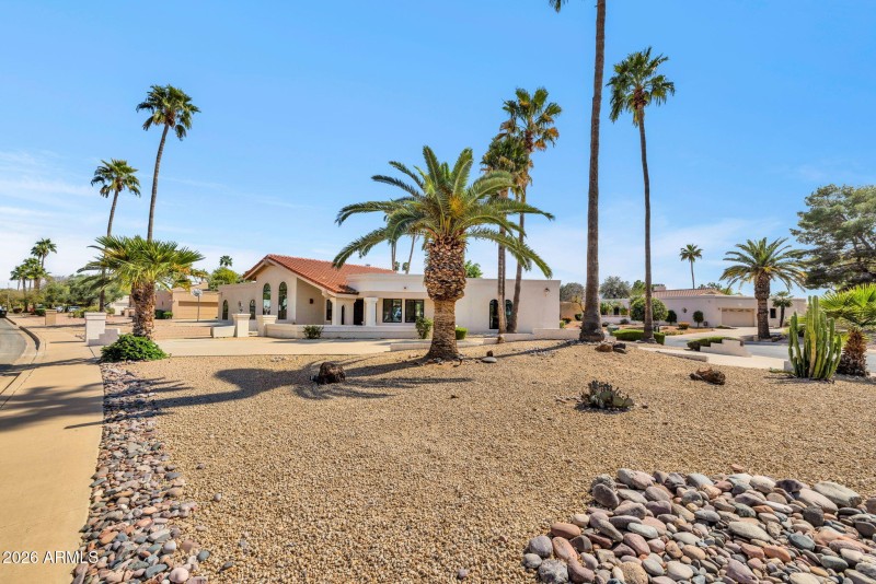 Enormous Front Street Presence