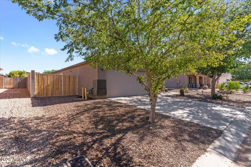 04-1057 E Silversmith Trail