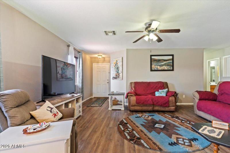 06-1057 E Silversmith Trail