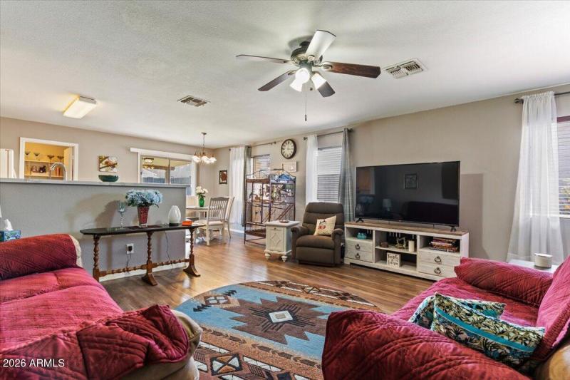 07-1057 E Silversmith Trail