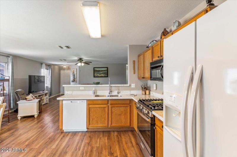 10-1057 E Silversmith Trail