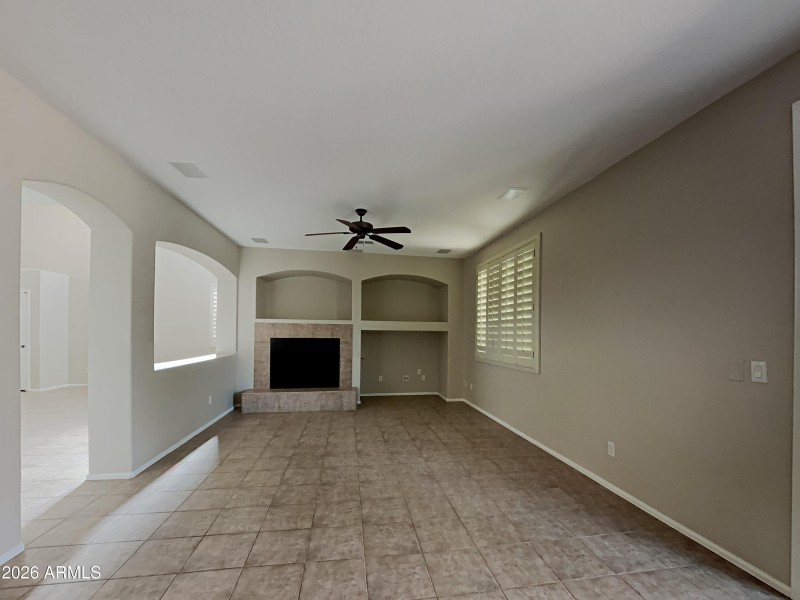 1005377.3434 W South Butte Road