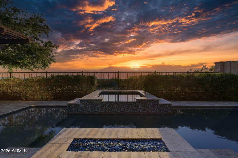 Amazing Sunset And Mountain Views!