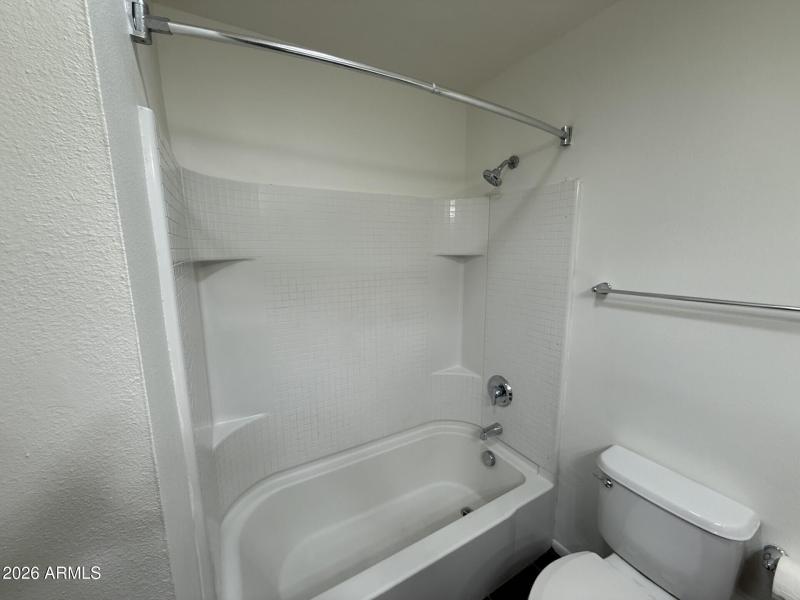 Verlea hall bath shower