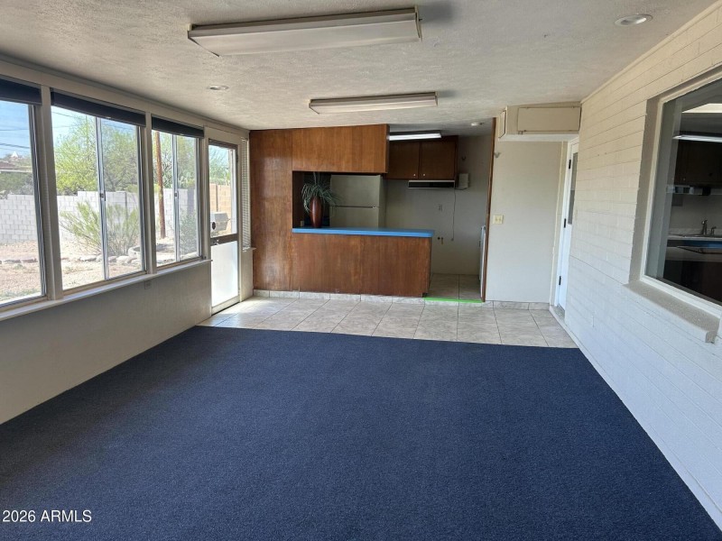 Bonus Rm to 2nd kitchen & Laundry