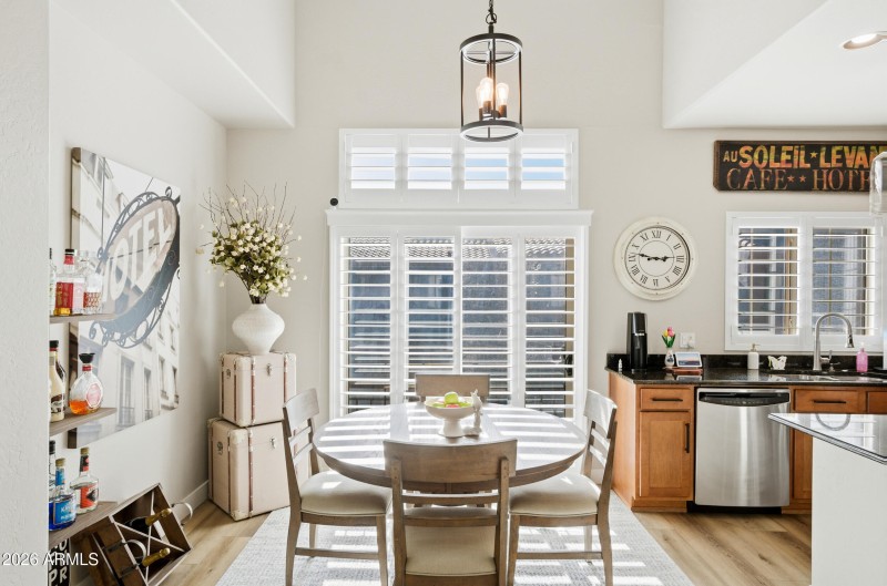 3935 e rough rider rd 1219-9