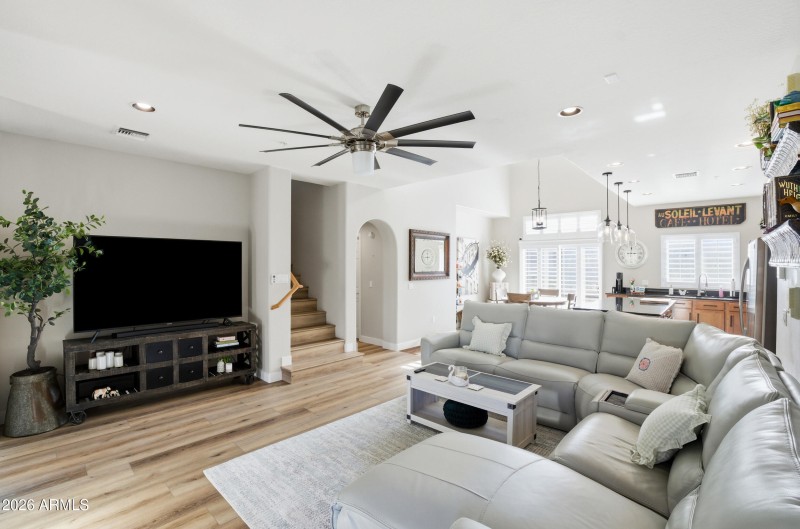 3935 e rough rider rd 1219-7