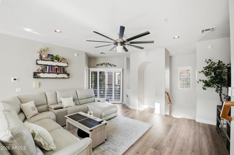 3935 e rough rider rd 1219-5