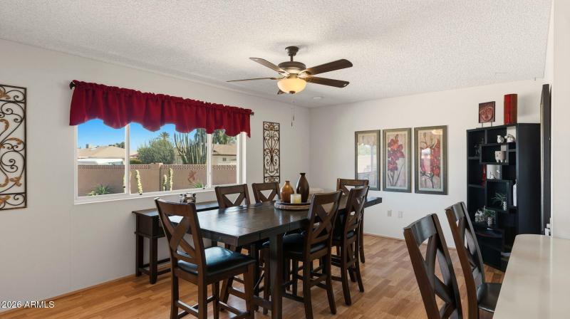 Dining/Bonus Living Space