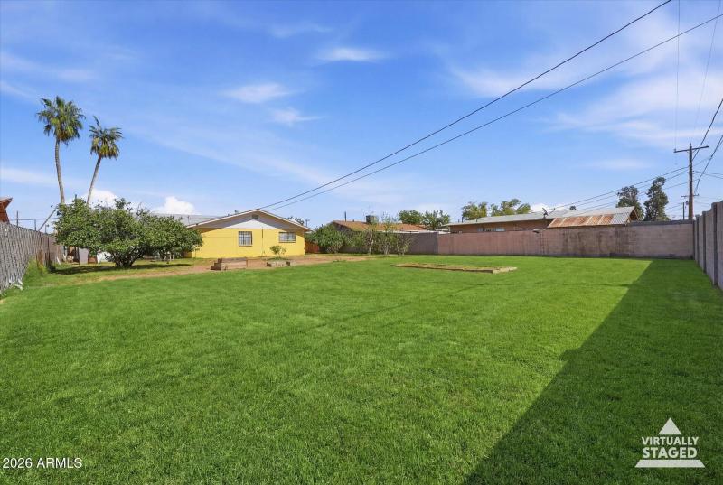 34-Rear Exterior (grass replacement)