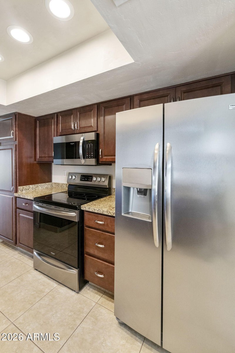 Kitchen – Stainless Steel Appliances
