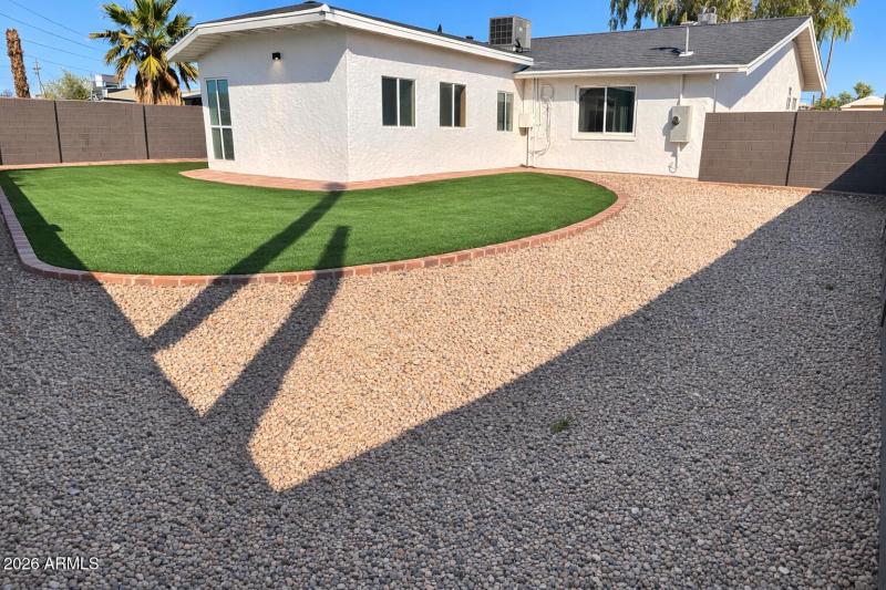 22233192-7F85-4BF3-8D6F-E8B6C2441894