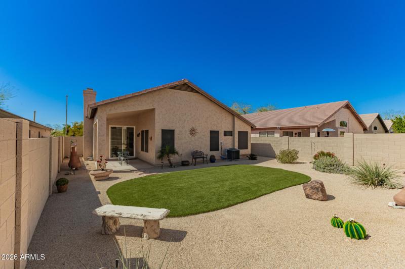 Resort-like Backyard_4432 Melinda