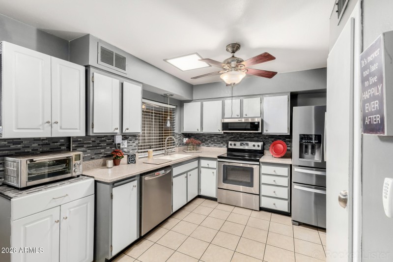 Irwin 111th Kitchen good