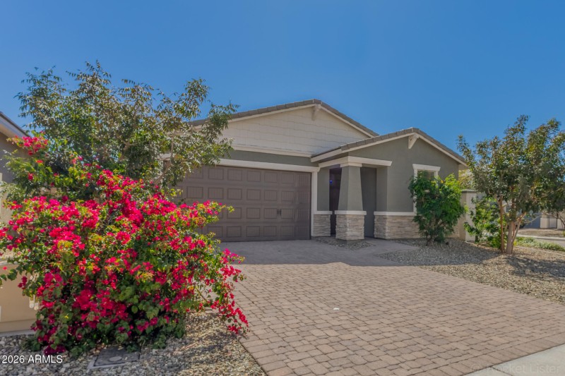 04 - Country Club 12655