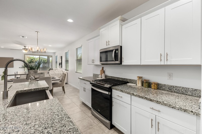 15 - Country Club 12655