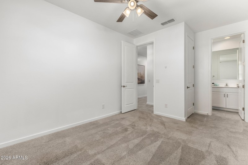 25 - Country Club 12655