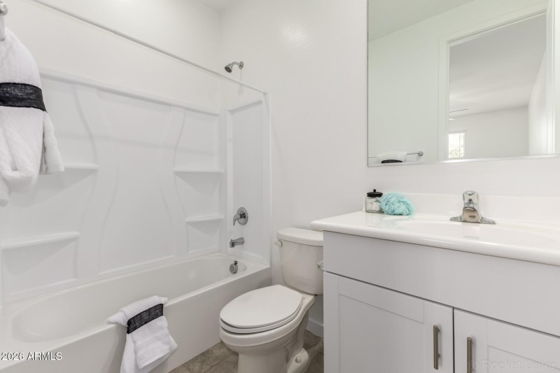 26 - Country Club 12655