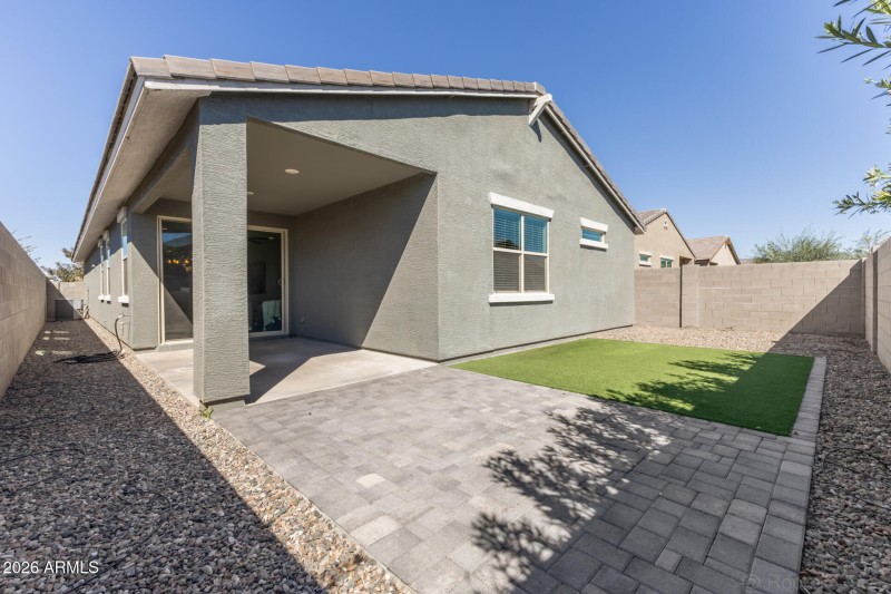 36 - Country Club 12655