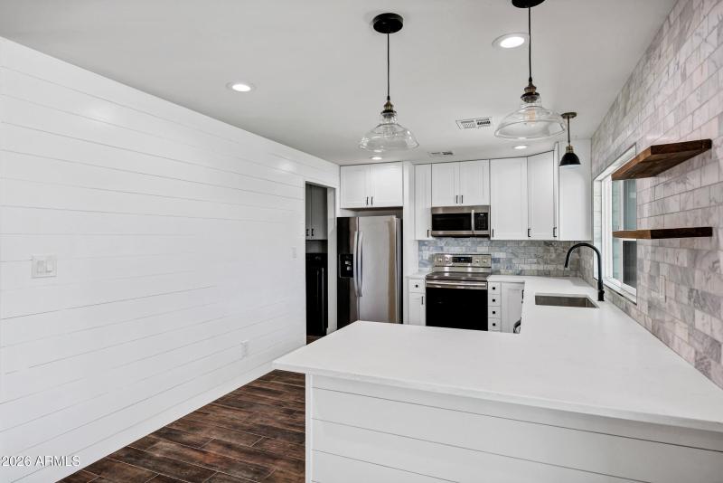 Carrara Venatino quartz countertops