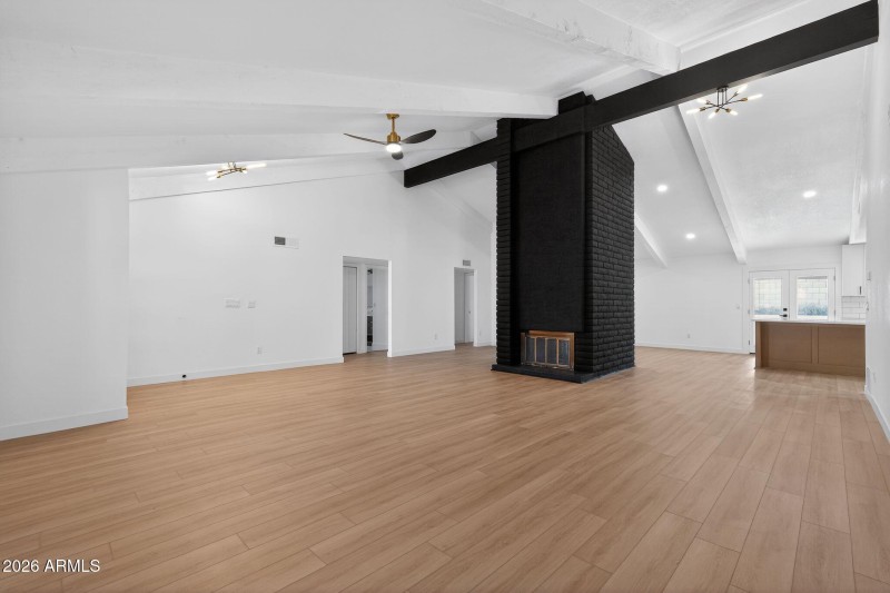 15_9_E_Surrey_Ave_Phoenix_AZ_85022_USA-L