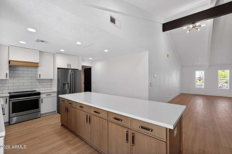 21_9_E_Surrey_Ave_Phoenix_AZ_85022_USA-K