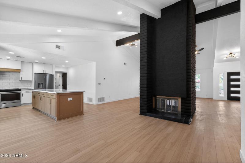 27_9_E_Surrey_Ave_Phoenix_AZ_85022_USA-K