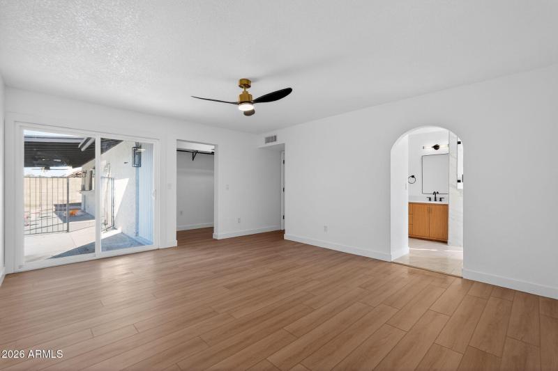 29_9_E_Surrey_Ave_Phoenix_AZ_85022_USA-B