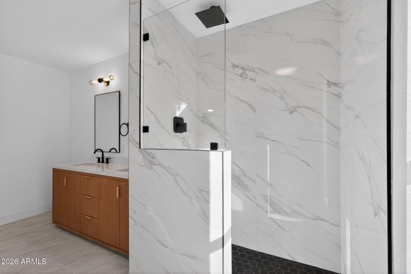 30_9_E_Surrey_Ave_Phoenix_AZ_85022_USA-B