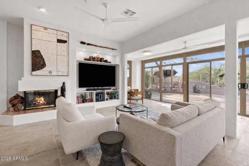 No Wasted Spaced, Fully Furnished