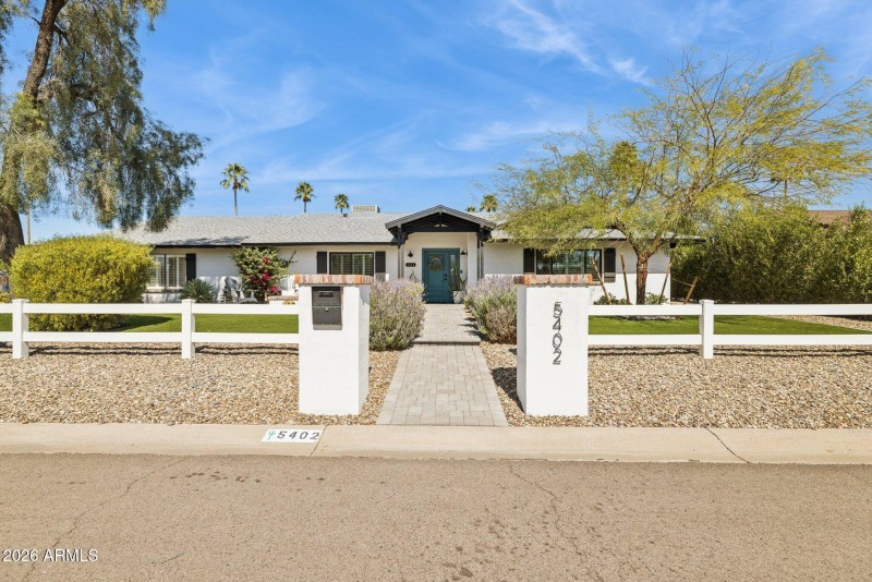 1-web-or-mls-5402-e-corrine-dr