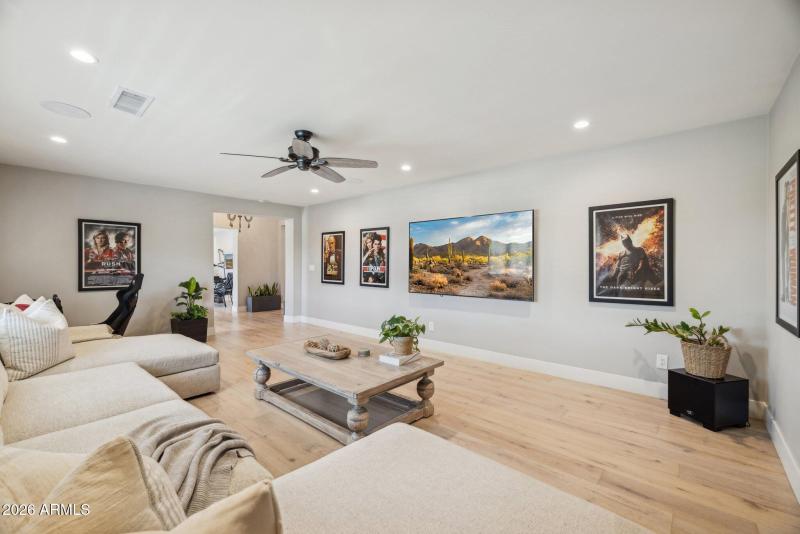 18-web-or-mls-5402-e-corrine-dr