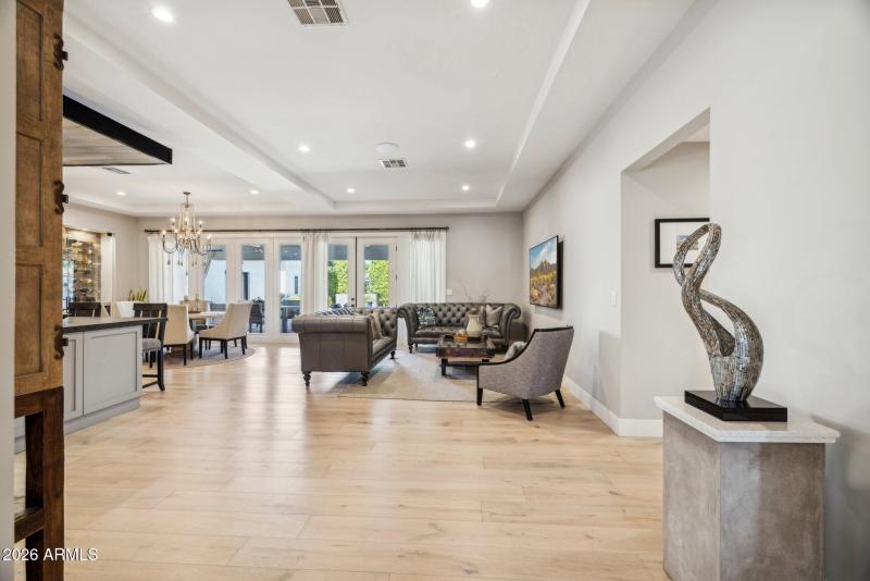 19-web-or-mls-5402-e-corrine-dr