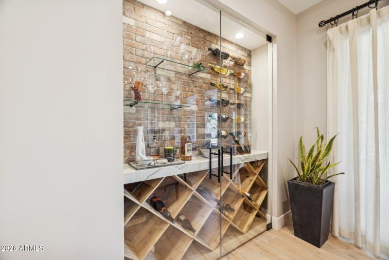 25-web-or-mls-5402-e-corrine-dr