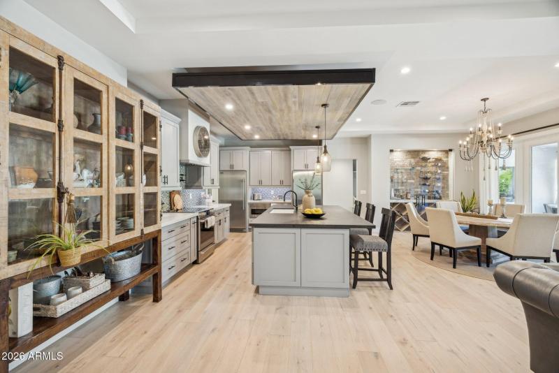 30-web-or-mls-5402-e-corrine-dr