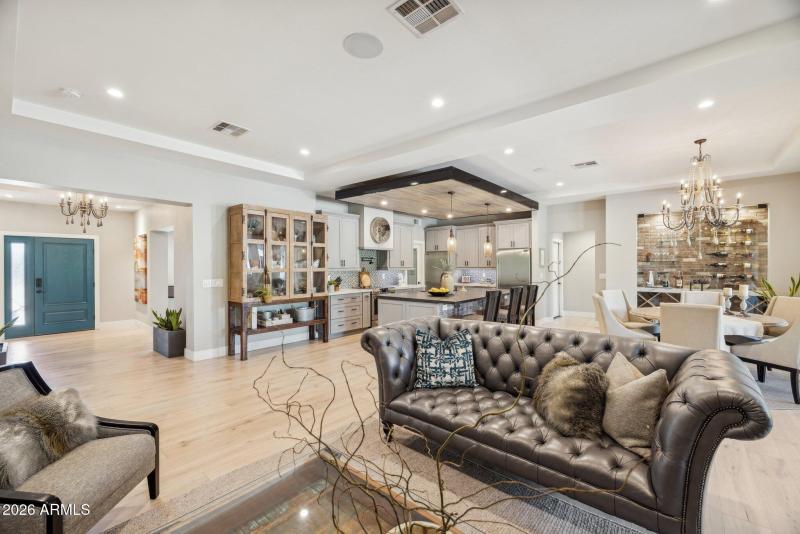 37-web-or-mls-5402-e-corrine-dr