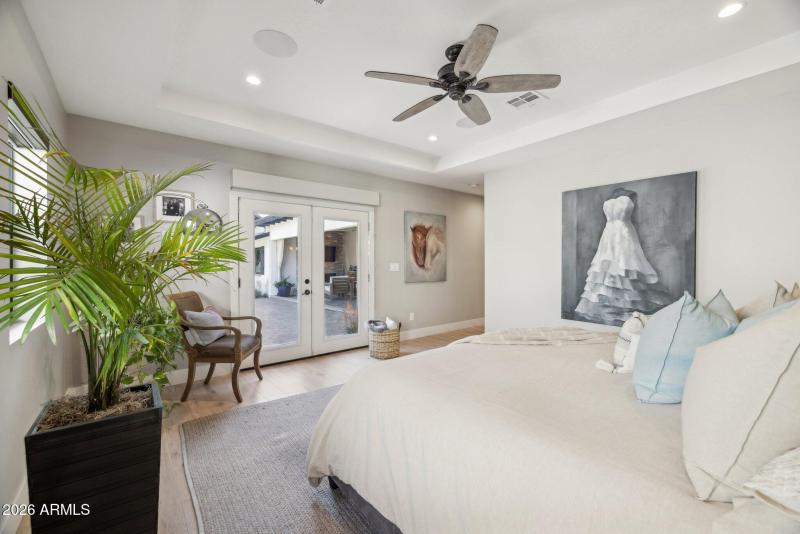 40-web-or-mls-5402-e-corrine-dr