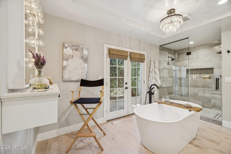 46-web-or-mls-5402-e-corrine-dr