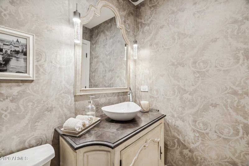 52-web-or-mls-5402-e-corrine-dr