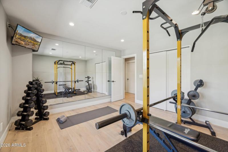 58-web-or-mls-5402-e-corrine-dr