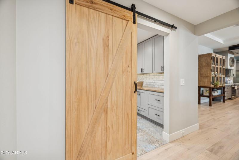 59-web-or-mls-5402-e-corrine-dr