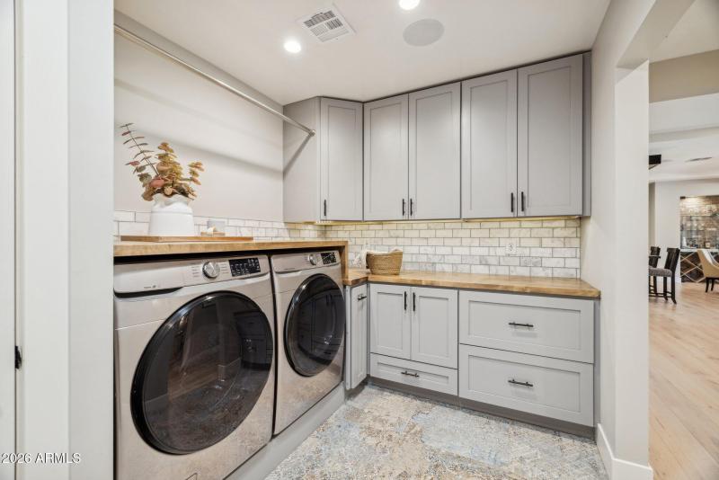 64-web-or-mls-5402-e-corrine-dr