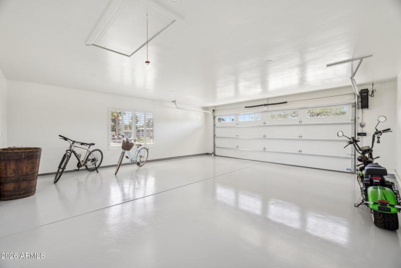 66-web-or-mls-5402-e-corrine-dr