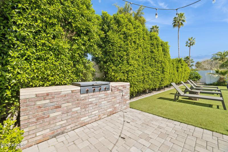 80-web-or-mls-5402-e-corrine-dr