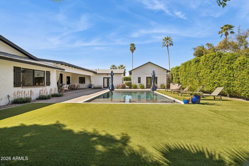 85-web-or-mls-5402-e-corrine-dr